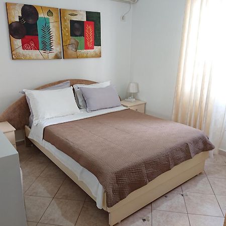 Villa Kostian Sarandë Exteriör bild