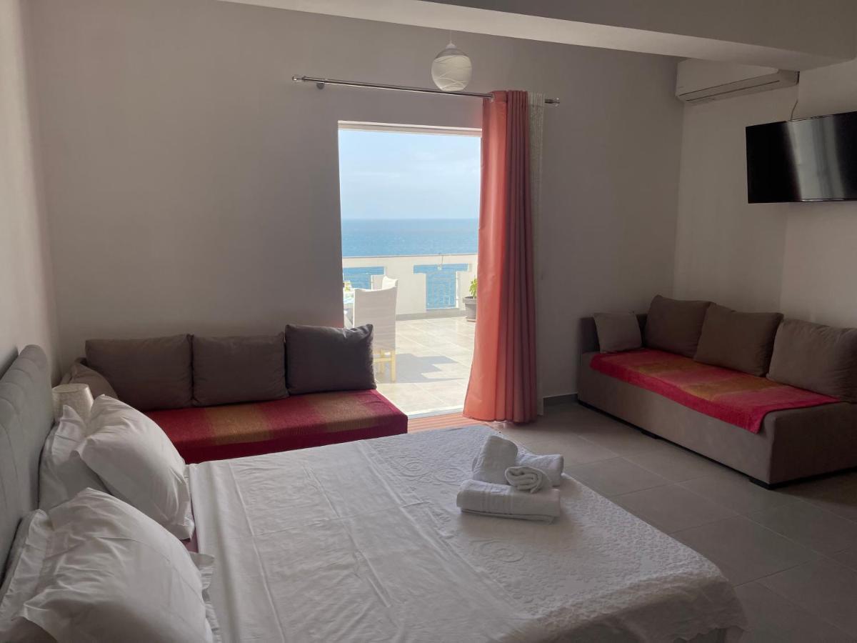 Villa Kostian Sarandë Exteriör bild