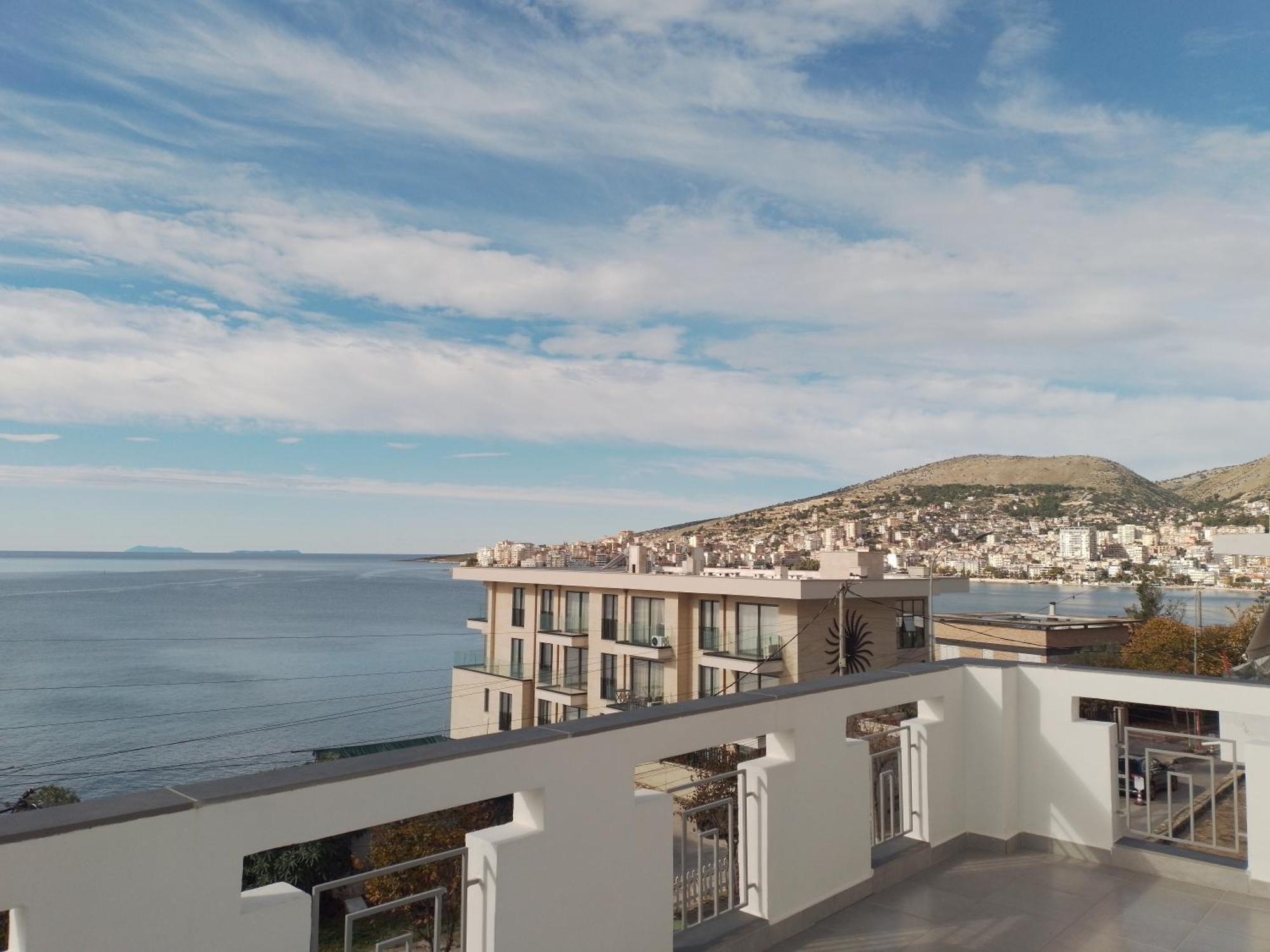 Villa Kostian Sarandë Exteriör bild